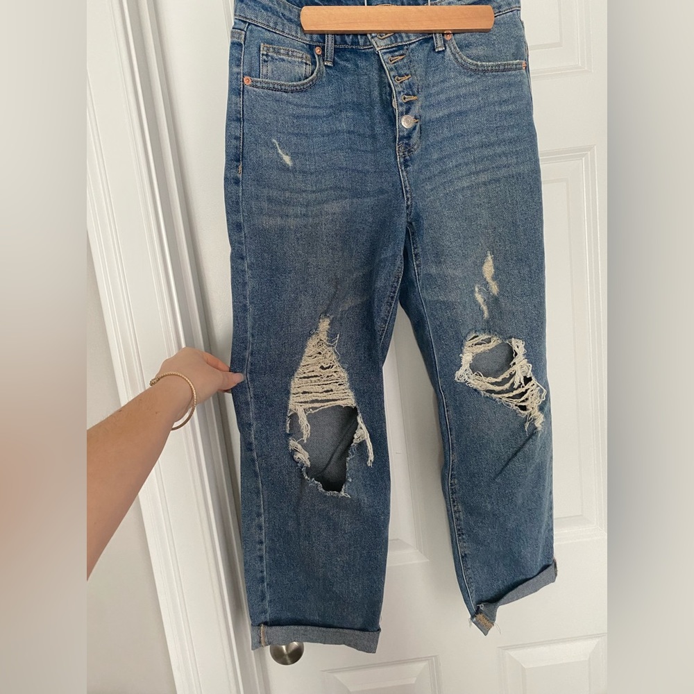 High rise straight distressed jeans sz 6